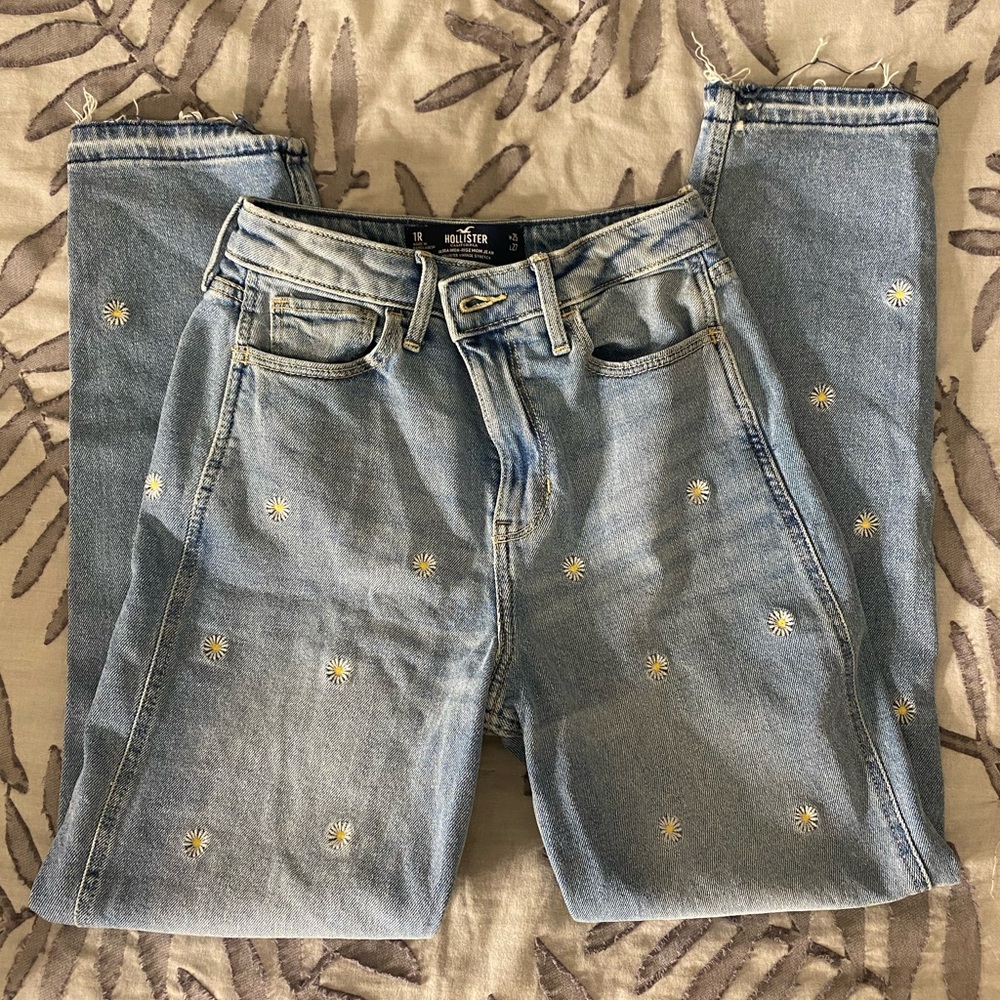 Hollister ultra high rise mom jeans